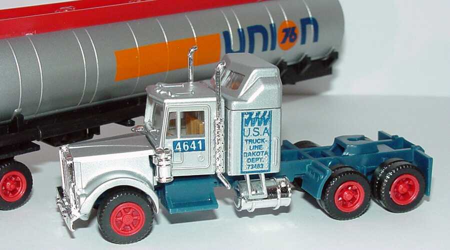 Foto 1:87 Kenworth CON Sleeper TankSzg 3/2 Union 76, 4641 herpa 950209