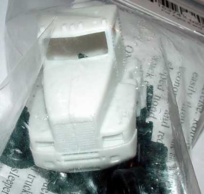 Foto 1:87 Kenworth T600 (K) 3a Szgm weiß (Bausatz ungebaut) Walthers 933-1290