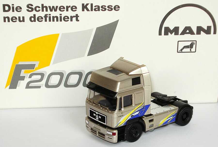 Foto 1:87 MAN F2000 Hochdach Fv Cv 2a Szgm rauchsilber-met. Werbemodell herpa 09.38069.0068