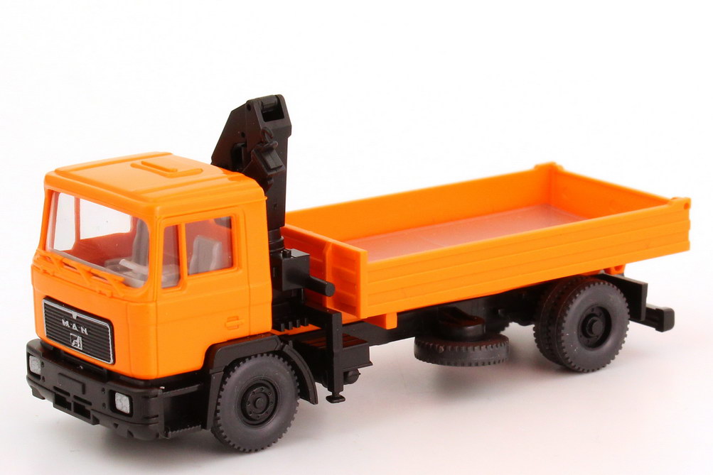 Foto 1:87 MAN F90 (K) 2a Kipper mit Ladekran kommunal-orange (in Pappverpackung) Wiking 67501