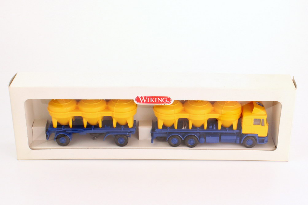 Foto 1:87 MAN F90 Silo-Hgz 3/2 Schaumann bringt Erfolg im Stall (in Pappverpackung) Wiking 57501