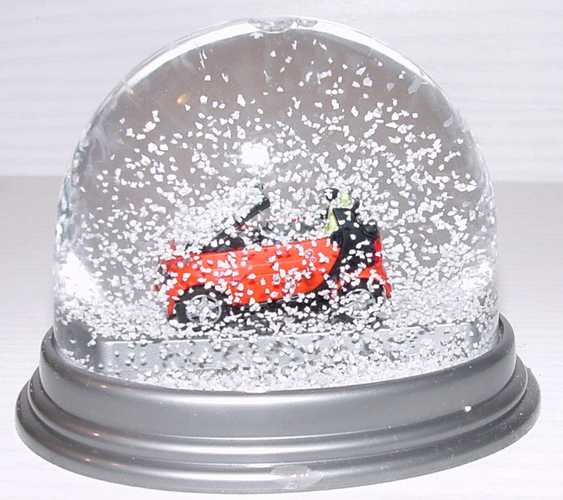 Foto 1:87 MCC Smart Cabrio dunkelorange/schwarz in Schneekugel Werbemodell Busch ZQ88880204