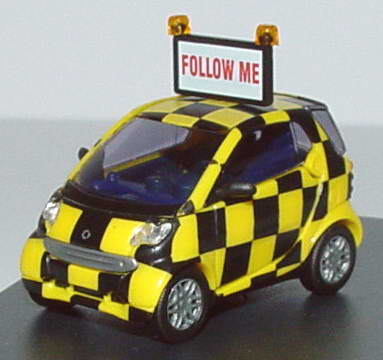 Foto 1:87 MCC Smart Fortwo Follow Me - Smart Running 2005 Marathon Werbemodell Busch Q0021181V00100000000