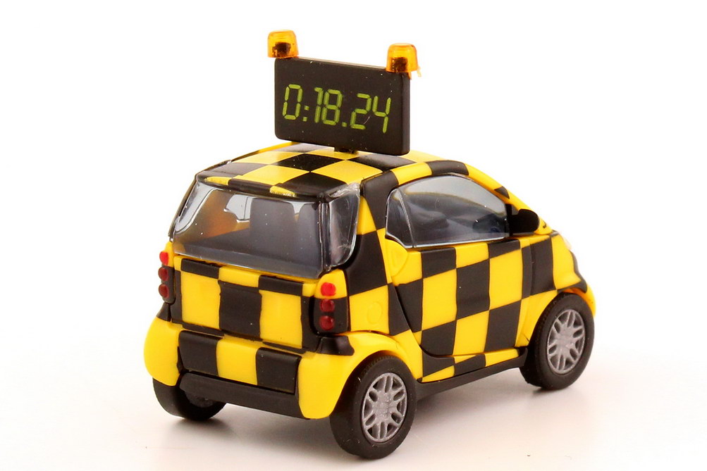 Foto 1:87 Smart Fortwo Follow Me Marathon Leitfahrzeug Busch 48915