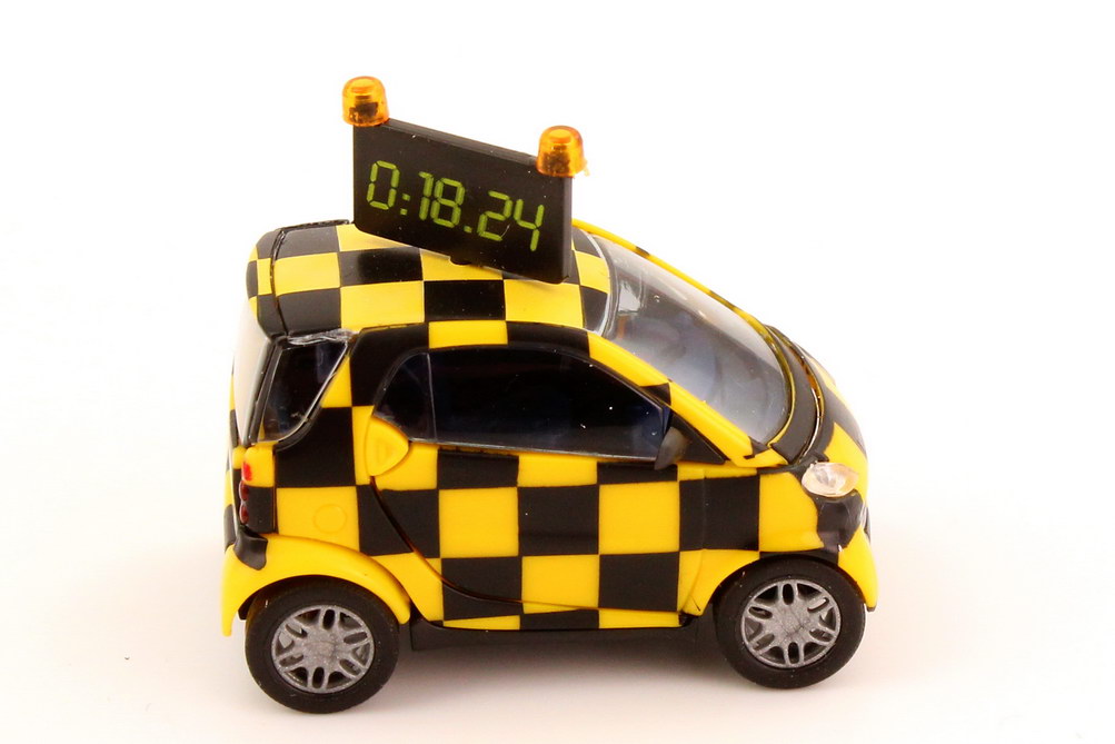 Foto 1:87 Smart Fortwo Follow Me Marathon Leitfahrzeug Busch 48915