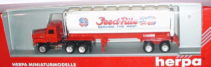 Foto 1:87 Mack CH600 (K) SchüttgutTSzg 3/2 Feed-Rite, 50 Years, Serving The West herpa 141048