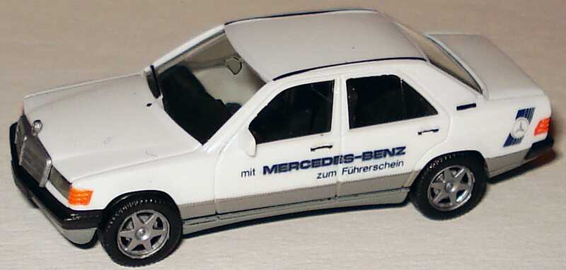 Foto 1:87 Mercedes-Benz 190D Mit Mercedes-Benz zum Führerschein (ohne PC-Box) herpa