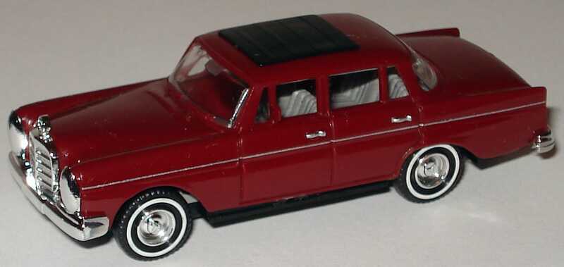 Foto 1:87 Mercedes-Benz 220 mit Sonnendach geschlossen weinrot Busch 40420