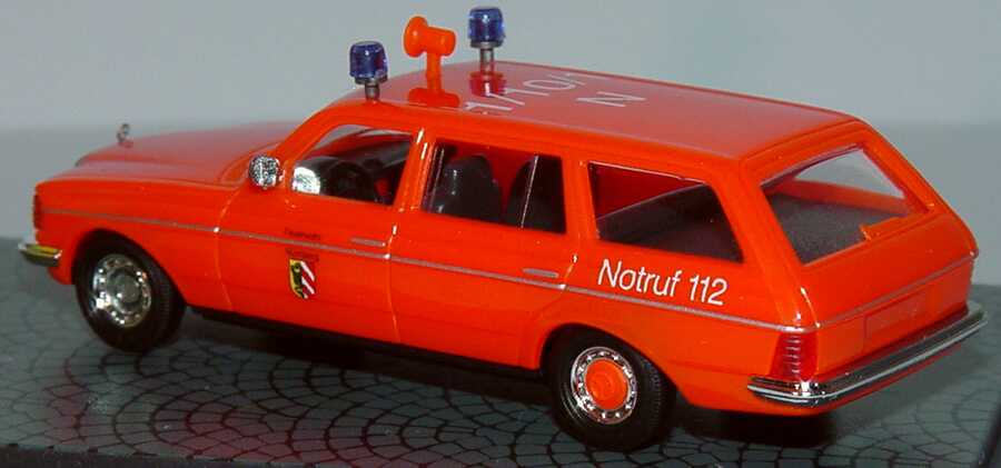 Foto 1:87 Mercedes-Benz 230TE (S123) Feuerwehr Nürnberg, 1/10/1 N tagesleuchtrot Busch 46804
