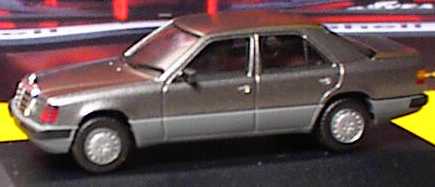 Foto 1:87 Mercedes-Benz 300E (W124) Facelift grau-met. herpa