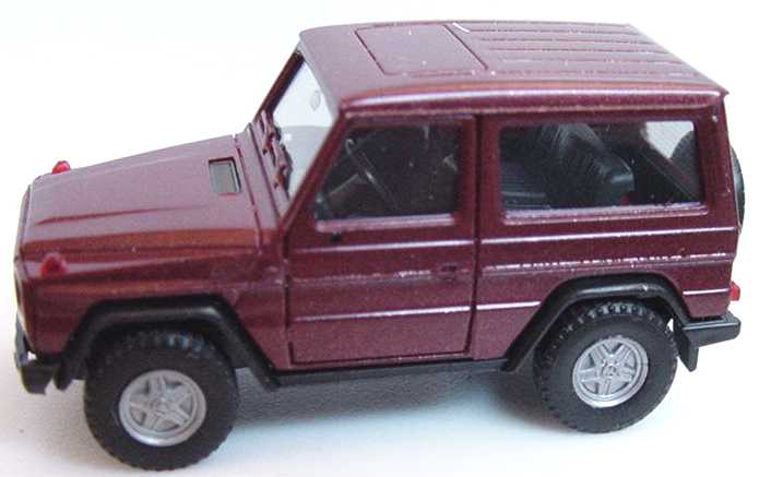 Foto 1:87 Mercedes-Benz 300GE rotbraun-met. herpa 3085