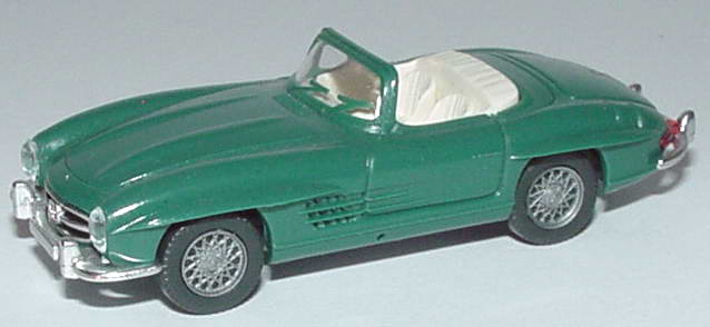 Foto 1:87 Mercedes-Benz 300SL Roadster patinagrün Wiking 83405