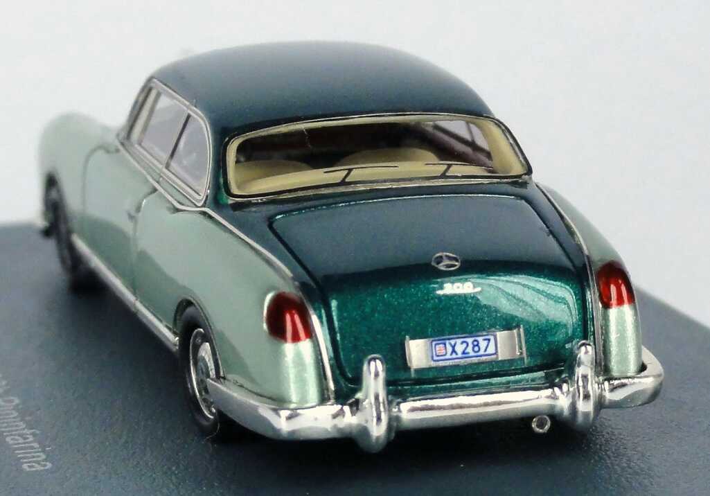 Foto 1:87 Mercedes-Benz 300b Pininfarina Coupé (1955) hellgrünmet./dunkelgrün-met. NEO Scale Models 87200