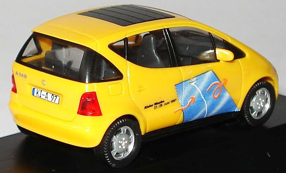Foto 1:87 Mercedes-Benz A-Klasse (W168) mit Faltdach gelb Mercedes-Benz Niederlassung Kiel, Kieler Woche 1997 Werbemodell herpa