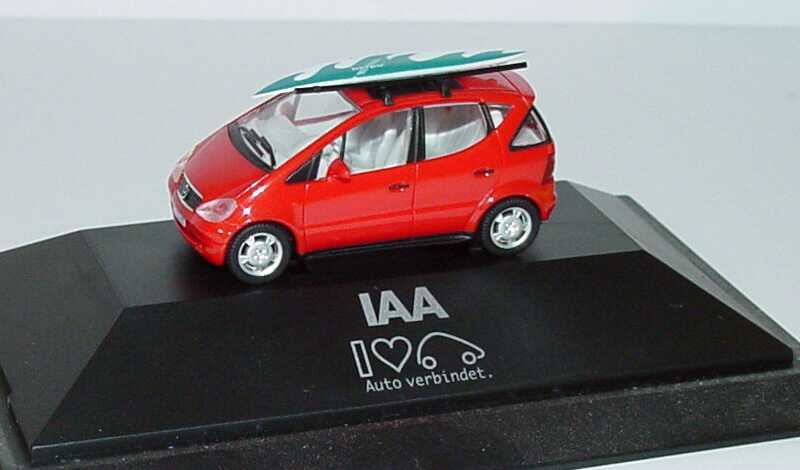 Foto 1:87 Mercedes-Benz A-Klasse (W168) mit Faltdach rot mit Surfbrett IAA 1997, Auto verbindet) herpa