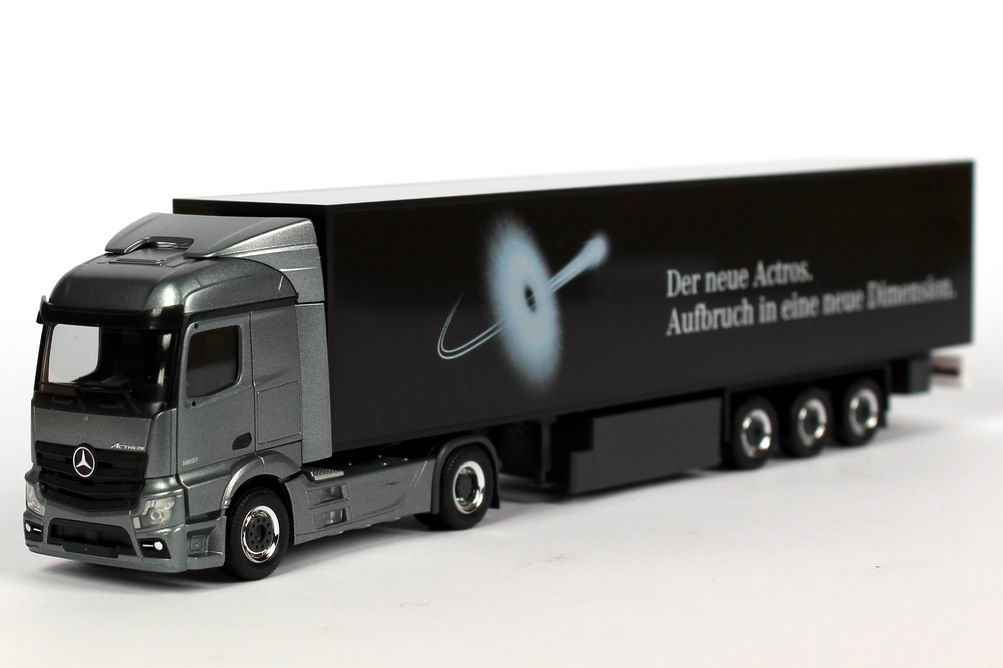 Foto 1:87 Mercedes-Benz Actros 2 StreamSpace KoSzg 2/3 Aufbruch in eine neue Dimension Werbemodell herpa B66004084