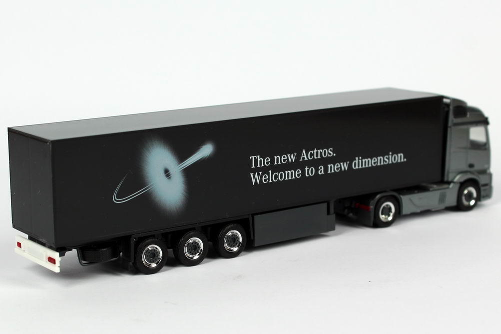 Foto 1:87 Mercedes-Benz Actros 2 StreamSpace KoSzg 2/3 Aufbruch in eine neue Dimension Werbemodell herpa B66004084