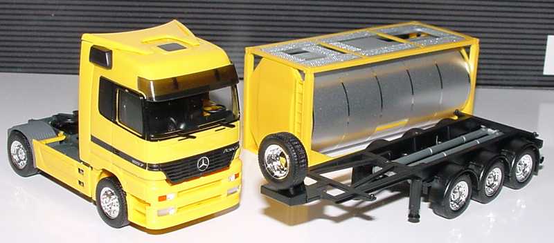 Foto 1:87 Mercedes-Benz Actros LH Fv Cv 20 TankCoSzg gelb/silber Werbemodell herpa B66000455