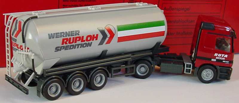 Foto 1:87 Mercedes-Benz Actros L 42 m³-SiloSzg 2/3 Werner Ruploh herpa 147484