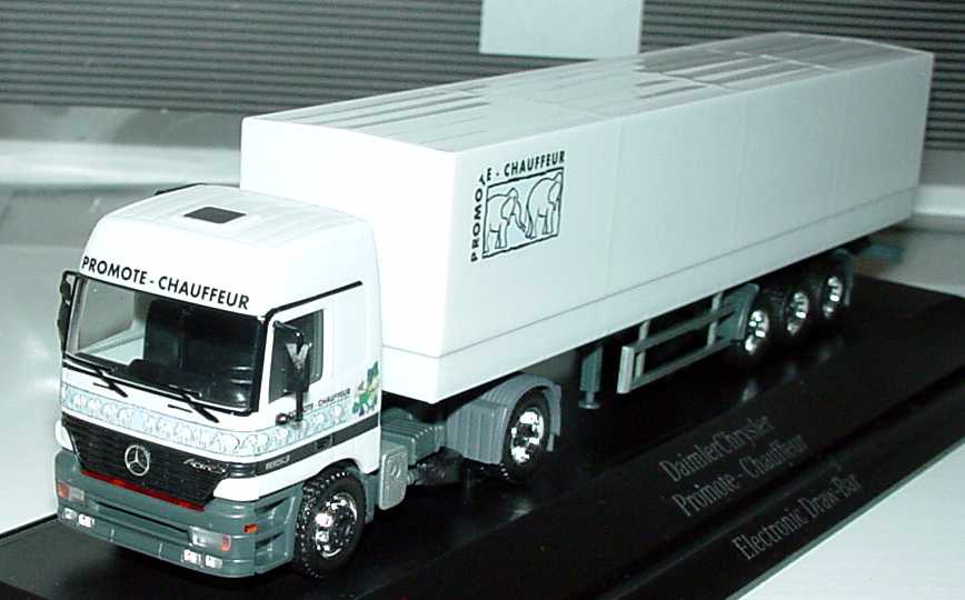 Foto 1:87 Mercedes-Benz Actros L PPSzg 2/3 Promote Chauffeur Werbemodell herpa B66000283