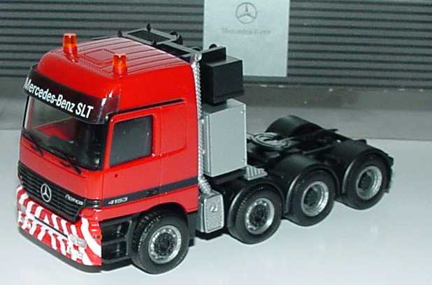 Foto 1:87 Mercedes-Benz Actros L Titan 4a SchwerlastZgm rot Mercedes-Benz SLT Werbemodell herpa B66000453