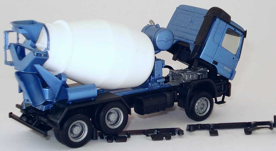 Foto 1:87 Mercedes-Benz Actros M MP3 3a Betonmischer blau-met. / grauweiß Werbemodell herpa B66000827