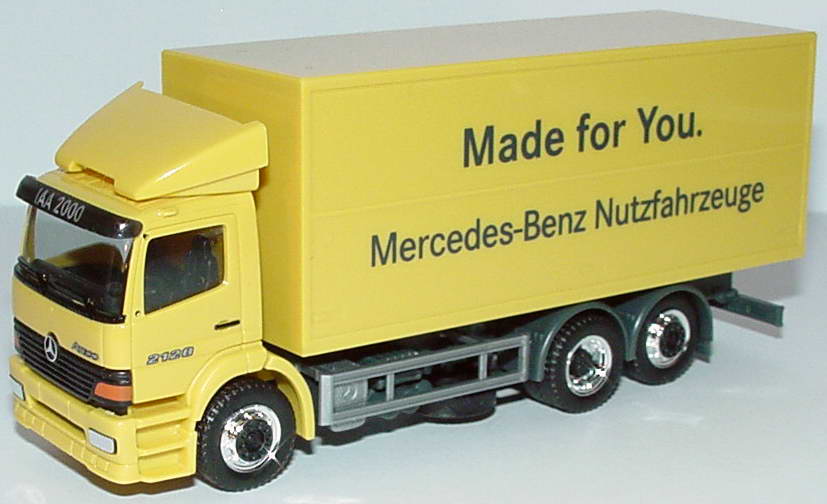 Foto 1:87 Mercedes-Benz Atego 3a GetrKo-Lkw IAA 2000, Made for You. Mercedes-Benz Nutzfahrzeuge Werbemodell herpa B66000399