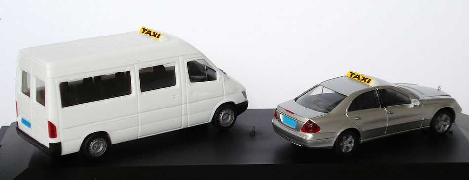 Foto 1:87 Mercedes-Benz AutoRAI 2003 (E-Klasse W211 Taxi + Sprinter Facelift Taxi) Werbemodell herpa B66000766