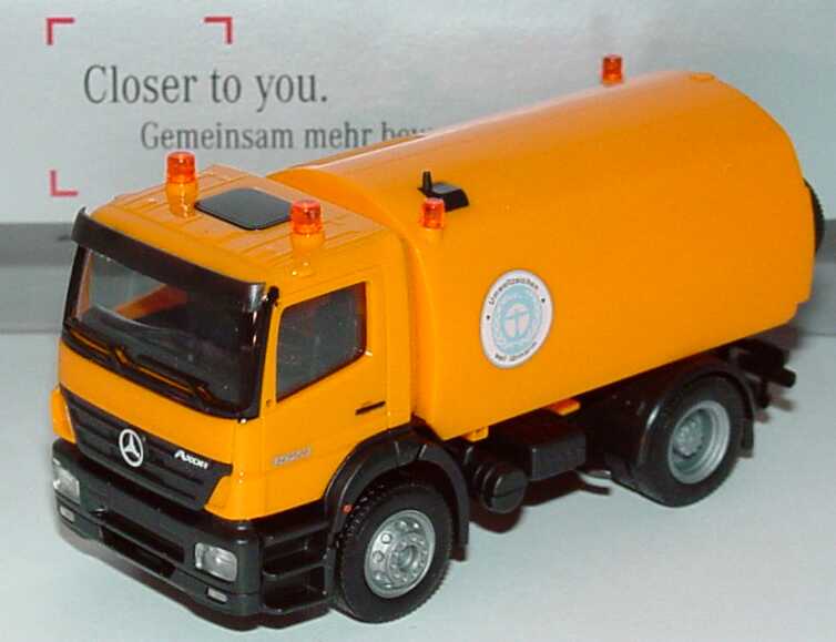 Foto 1:87 Mercedes-Benz Axor Facelift 2a Kehrfahrzeug kommunal IAA 2004 Werbemodell herpa