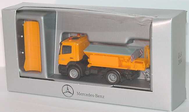 Foto 1:87 Mercedes-Benz Axor Facelift 2a Winterdienstfahrzeug kommunal IAA 2004 Werbemodell herpa