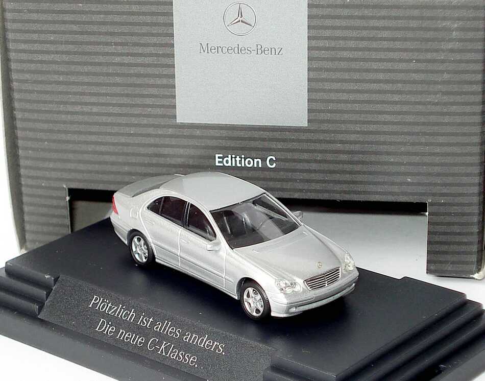 Foto 1:87 Mercedes-Benz C-Klasse (W203) silber-met. Plötzlich ist alles anders - Die neue C-Klasse Werbemodell Busch B66961310