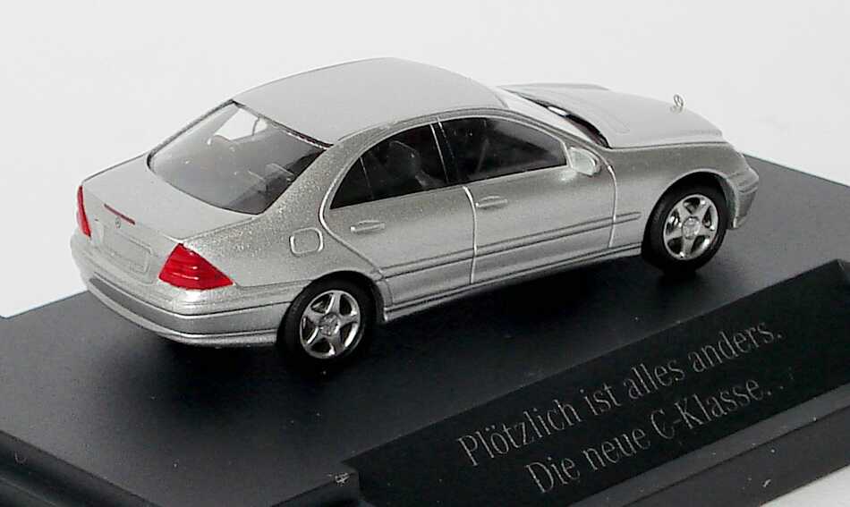Foto 1:87 Mercedes-Benz C-Klasse (W203) silber-met. Plötzlich ist alles anders - Die neue C-Klasse Werbemodell Busch B66961310