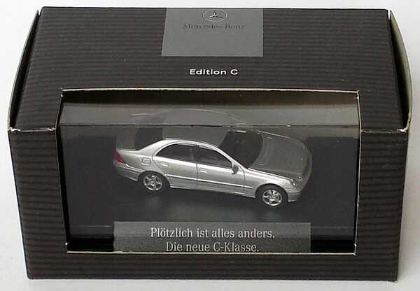 Foto 1:87 Mercedes-Benz C-Klasse (W203) silber-met. Plötzlich ist alles anders - Die neue C-Klasse Werbemodell Busch B66961310