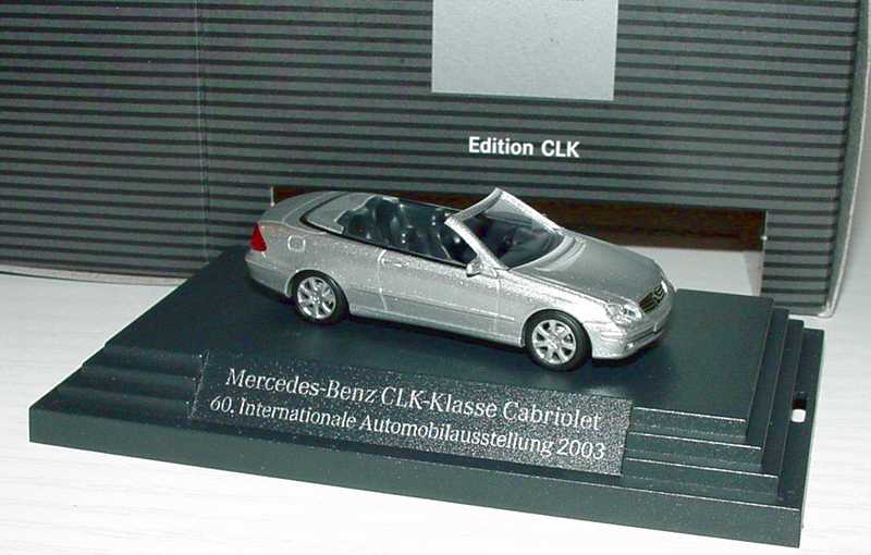 Foto 1:87 Mercedes-Benz CLK Cabrio (A209) cubanitsilber-met. 60. IAA 2003 Werbemodell Busch