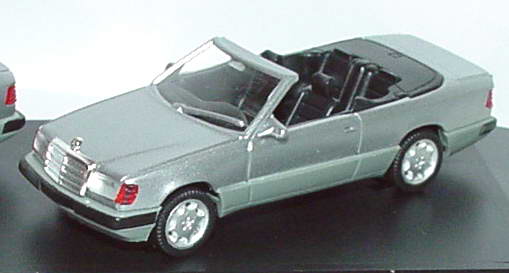 Foto 1:87 Mercedes-Benz Die Vielfalt in der Mittelklasse (300E, TE, CE, CE Cabrio brillantsilbermet.) in 4er PC-Box herpa B66005611