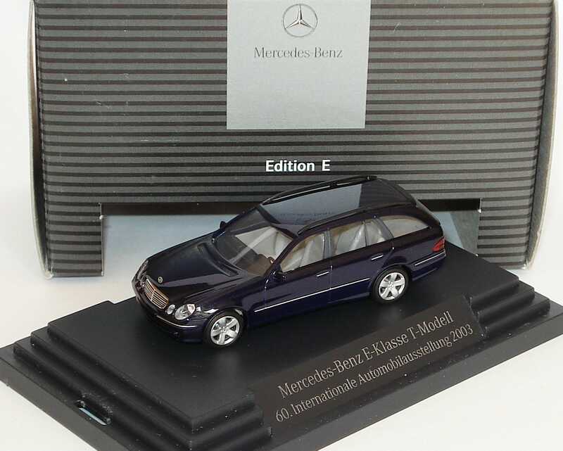 Foto 1:87 Mercedes-Benz E-Klasse T-Modell (S211) tansanitblau-met. 60. Internationale Automobilausstellung 2003 Werbemodell Busch