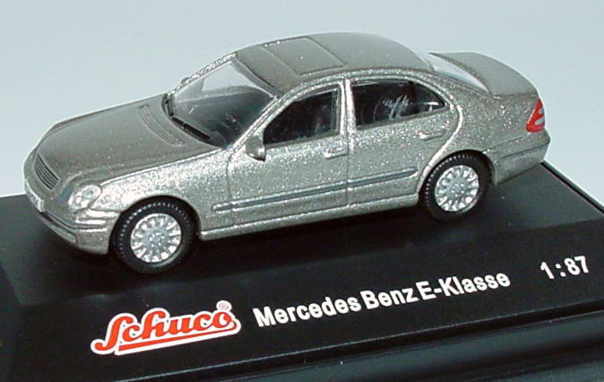 Foto 1:87 Mercedes-Benz E-Klasse (W211) silbergrau-met. Schuco 21681