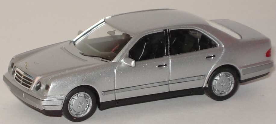 Foto 1:87 Mercedes-Benz E 280 (W210) silber-met. herpa 031813