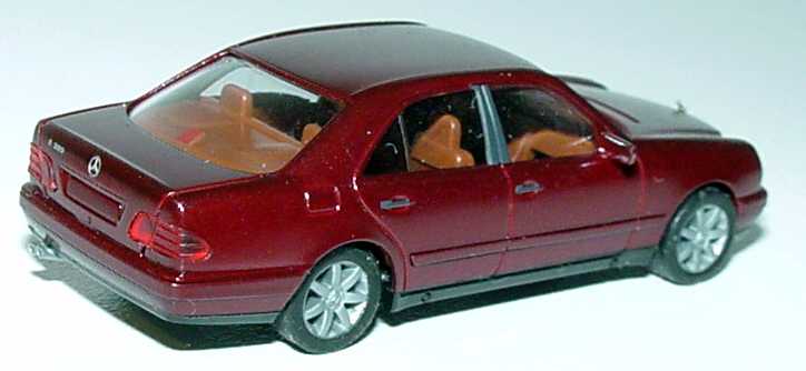 Foto 1:87 Mercedes-Benz E 320 Avantgarde (W210) rubinrot-met. mit Sportfelgen und Sportausp. (Umbau) herpa