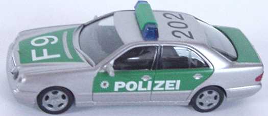 Foto 1:87 Mercedes-Benz E 320 Facelift (W210) Polizei silbermet./grün F9, 202 herpa 044899
