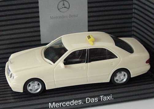 Foto 1:87 Mercedes-Benz E 320 Facelift (W210) Taxi Mercedes. Das Taxi. Werbemodell herpa