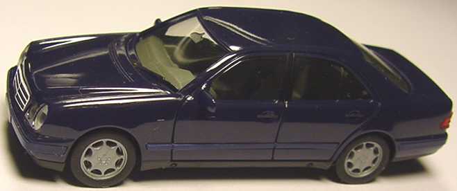 Foto 1:87 Mercedes-Benz E 320 (W210) dunkelblau herpa 021814