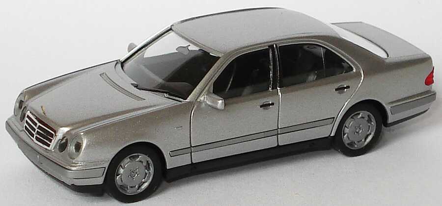 Foto 1:87 Mercedes-Benz E 320 (W210) silber-met. herpa 031813