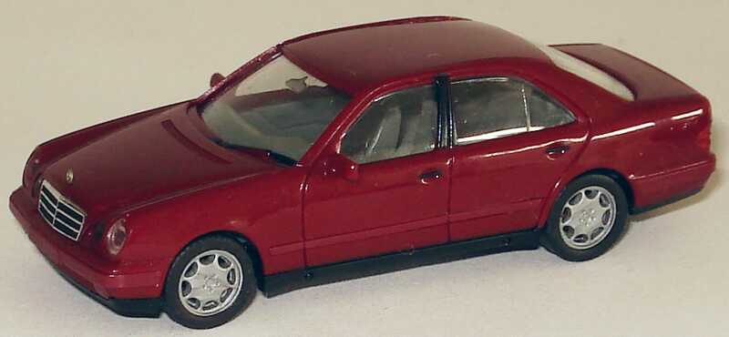 Foto 1:87 Mercedes-Benz E 320 (W210) weinrot herpa 021814