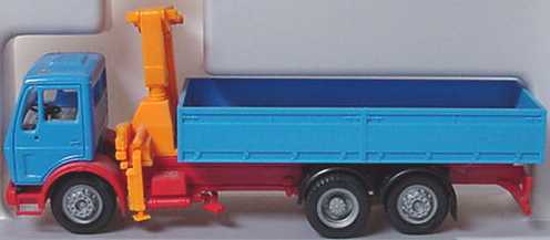 Foto 1:87 Mercedes-Benz (K) 3a Pritschen-Lkw mit Ladekran blau/rot (Mängel) herpa 806042