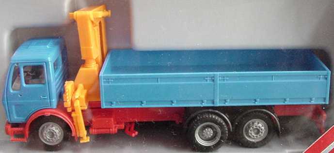 Foto 1:87 Mercedes-Benz (K) 3a Pritschen-Lkw mit Ladekran blau/rot herpa 806042