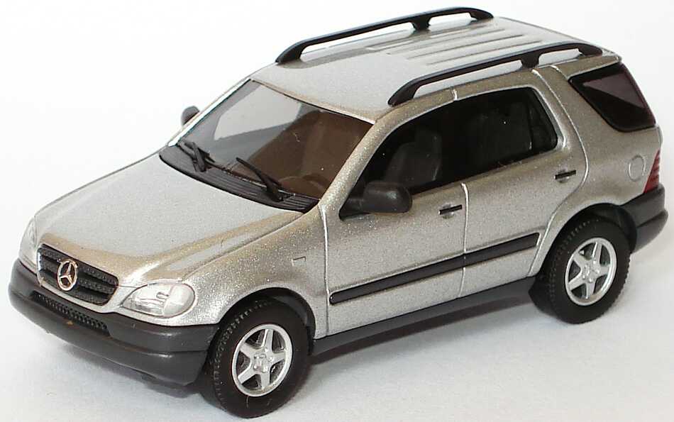 Foto 1:87 Mercedes-Benz ML 320 silber-met. Busch