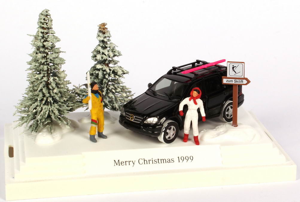 Foto 1:87 Mercedes-Benz ML 55 AMG Facelift (W163) schwarz Merry Christmas 1999 Werbemodell Busch B66961307