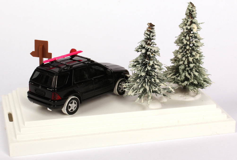 Foto 1:87 Mercedes-Benz ML 55 AMG Facelift (W163) schwarz Merry Christmas 1999 Werbemodell Busch B66961307