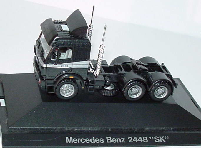Foto 1:87 Mercedes-Benz SK 3a Szgm schwarz-met. herpa 82601